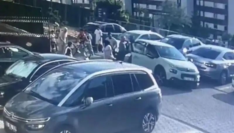 Eşini ve Yakınlarını Arabayla Ezdi: Olayın Şok Edici Ayrıntıları