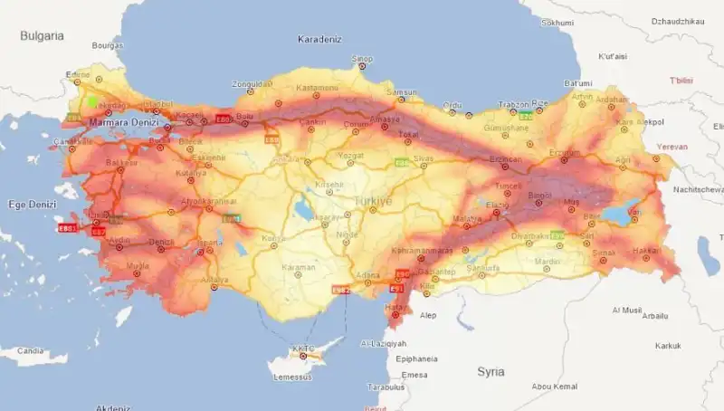 Türkiye'yi Bekleyen Tehlike: 45 İl ve 110 İlçesi Fay Hattı Riski Altında