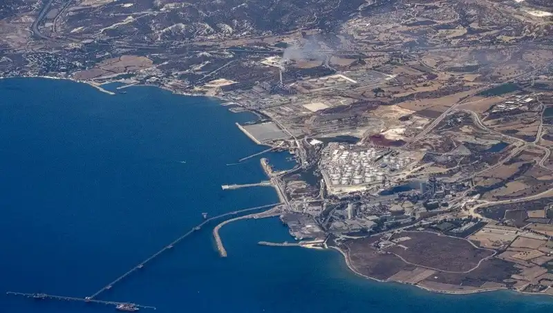ABD'nin Askeri Gemisi, İsrail'e Giden Yolculuğuna Çıkıyor: Limasol Durağı