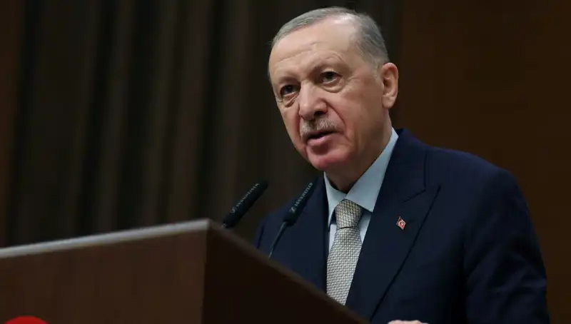 Cumhurbaşkanı Erdoğan'dan Çarpıcı Açıklama: Sokak Terörü Soygunu Perdelemek İçin Kullanılıyor