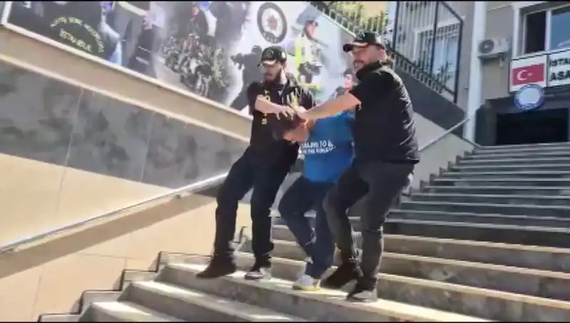 Ümraniye'de 600 Bin Liralık Gasp Olayı: Film Gibi Takiple Yakalandılar