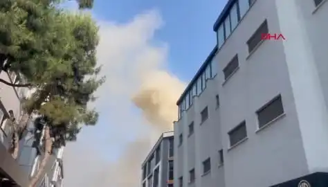 İstanbul'da 4 Katlı İş Merkezinde Yangın: Olay Yerinde Gelişmeler