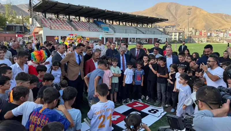 Hakkari'de Anadolu Şenliği: Kültürel Zenginlikler ve Coşku Bir Arada