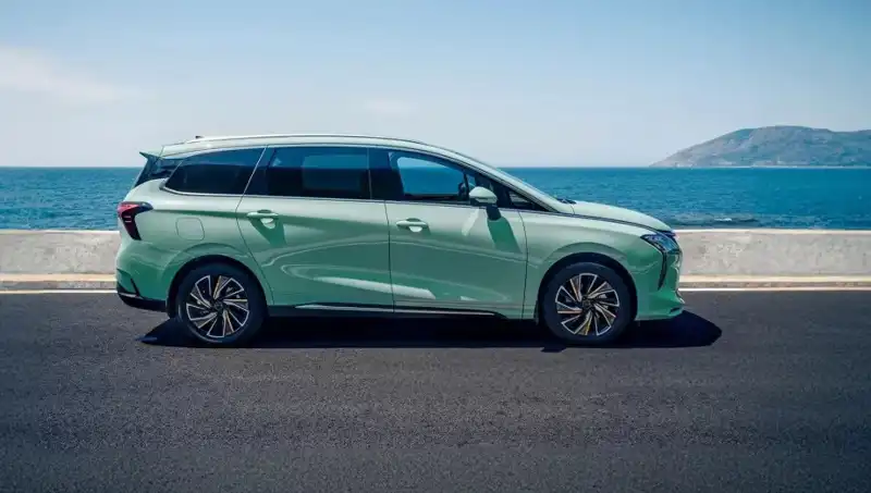 Türkiye'de Yeni Bir Çin Otomobili: Forthing'in Özellikleri ve Fiyatı