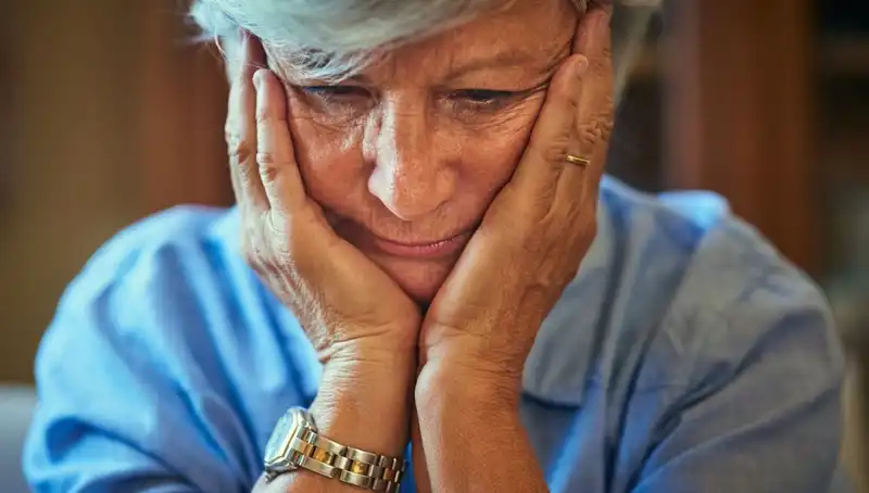 40'lı Yaşlarda Alzheimer: Erken Belirtiler Stres Sanıldı