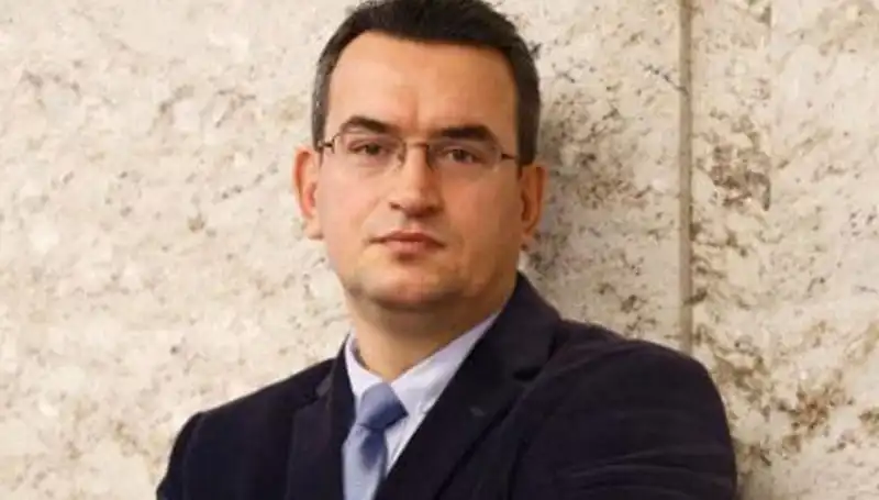 ** DEVA Partisi Kurucu Üyesi Metin Gürcan: Siyaset Yolculuğu ve Vizyonu