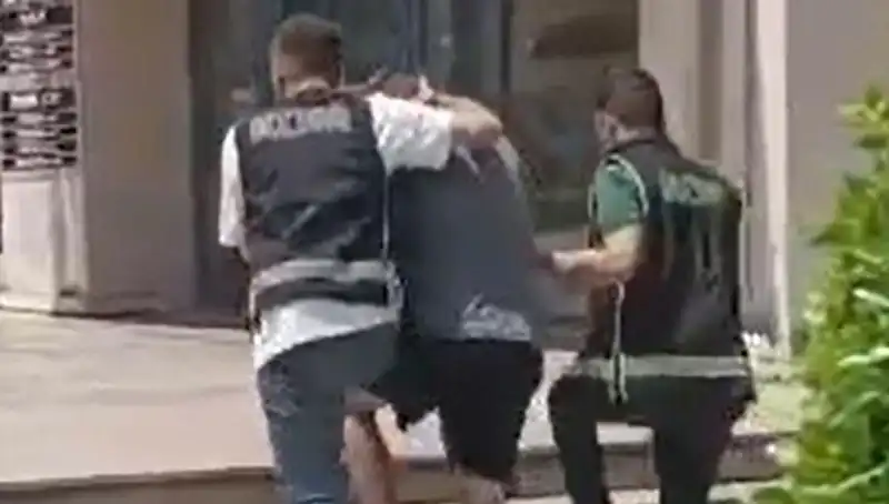 Türkiye’de Sahte Döviz ile Alışveriş Yapan Turist Sınır Dışı Edildi