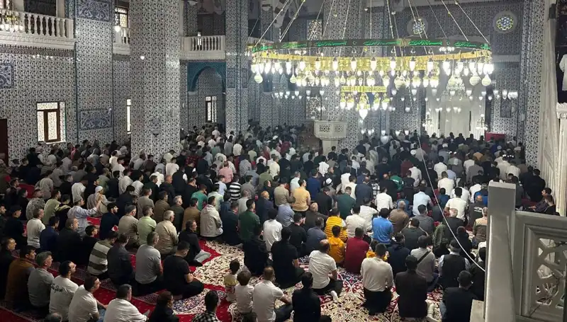Iğdır'da İlk Bayram Namazı Coşkuyla Kılındı: Detaylar ve Uzman Görüşleri