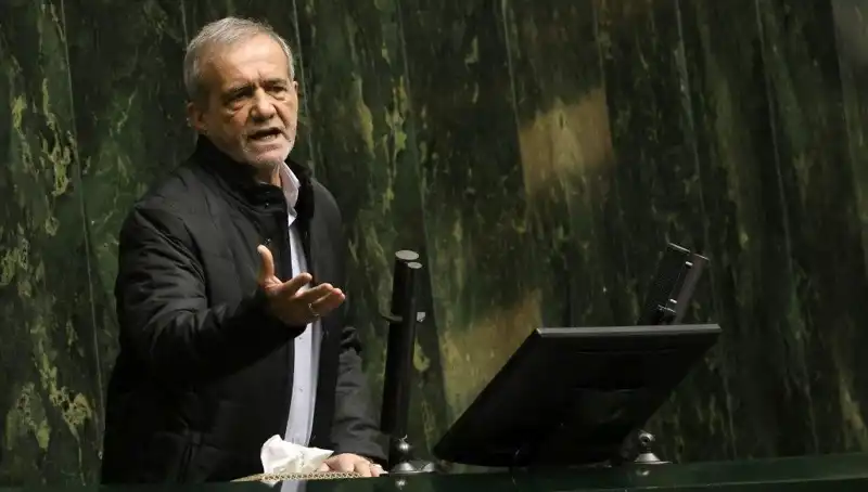 Halk Ekonomik Krizle Mücadele Ederken Lüks Gezi Eleştirildi