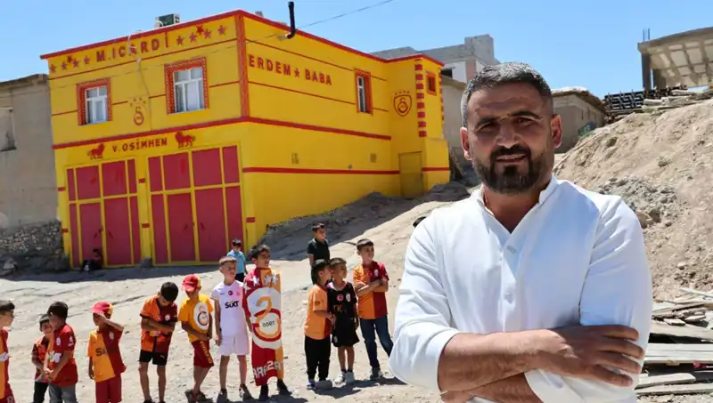 Fanatik Taraftar Evini Icardi ve Osimhen ile Süsledi!
