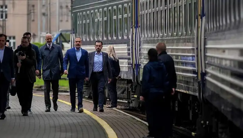 Dışişleri Bakanı Fidan Ukrayna'da Kritik Temaslarda Bulundu