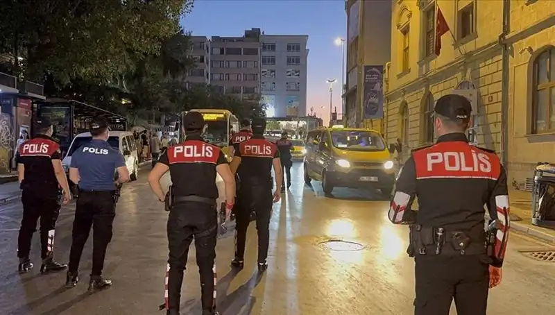 Megakentte Asayiş Operasyonu: 4 Saatte Yüzlerce Gözaltı ve Güvenlik Önlemleri