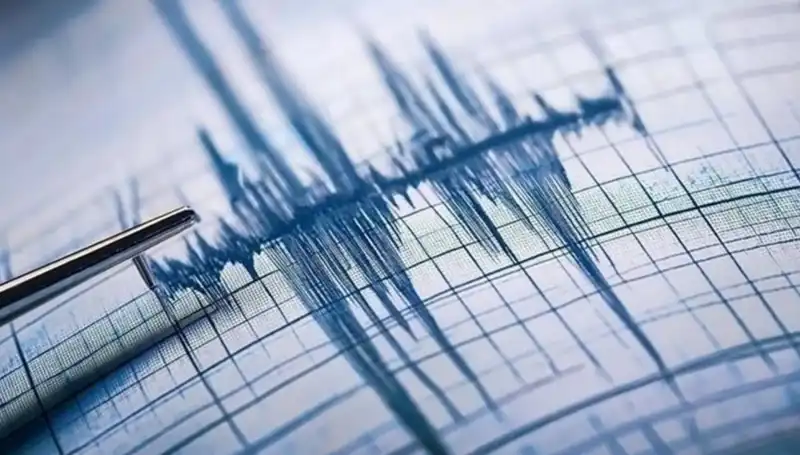Rusya'da meydana gelen 8 büyüklüğündeki deprem sonrası tsunami alarmı verildi!