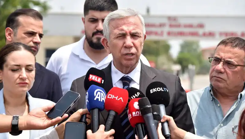 Mansur Yavaş, Muhittin Böcek’i Ziyaret Ederek İşbirliği Mesajı Verdi