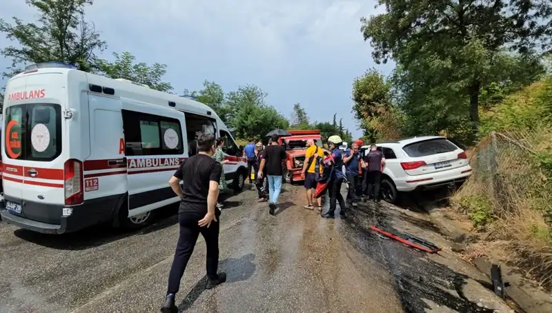 Sakarya'da Kamyonet ile Cip Çarpıştı: Kan Donduran Kaza!