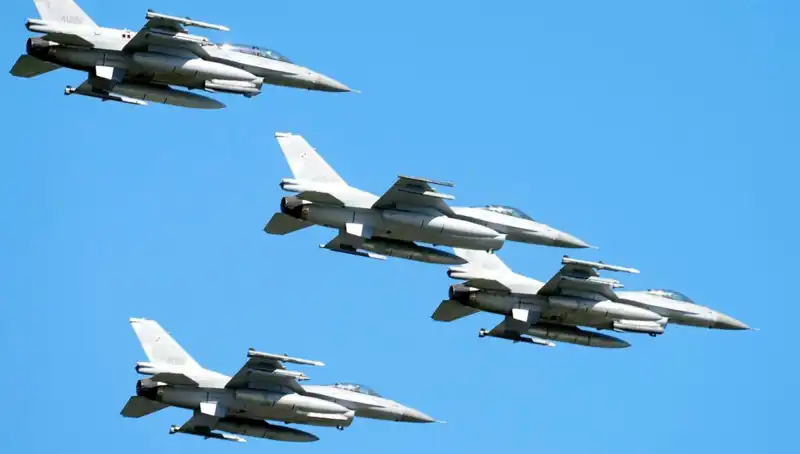 ABD'nin F-16 Eğitimi: Ukraynalı Pilotlar İçin 310 Milyon Dolarlık Yatırım