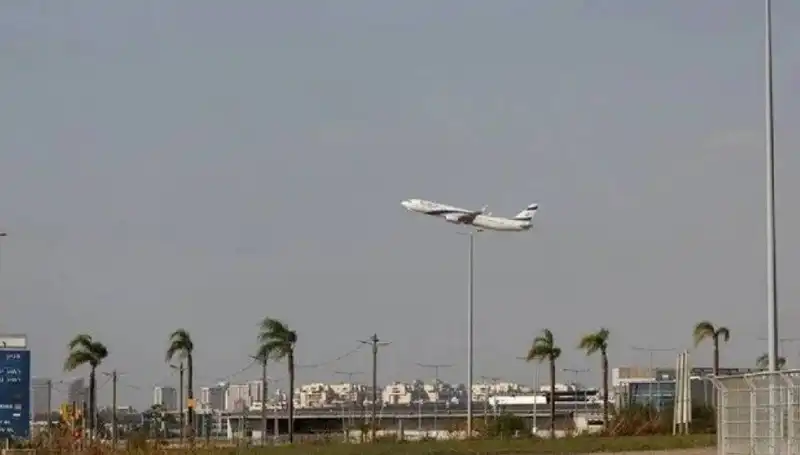 Yemenli Husiler, İsrail'in Can Damarı Ben Gurion Havalimanı'nı Hedef Aldı