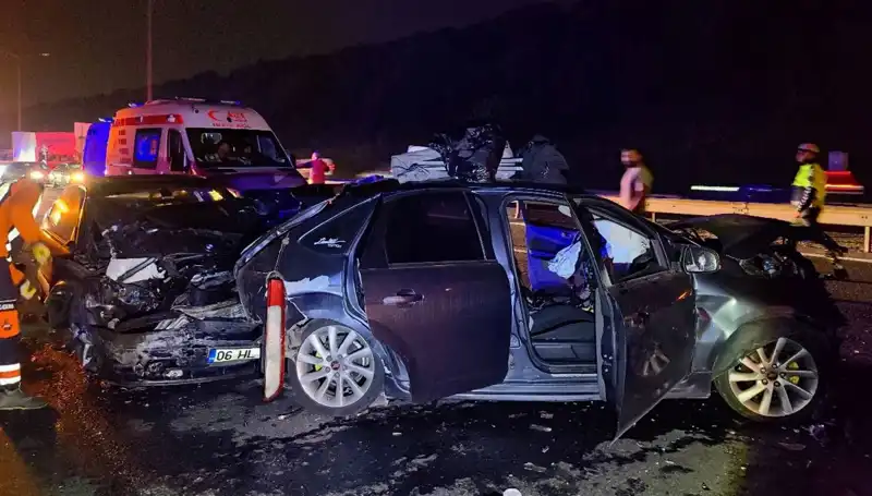 TEM Otoyolu'nda Zincirleme Kaza: Yolda Can Pazarı