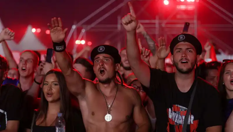 : Thompson Konserinde Gösterilen Nazi Selamı Skandalı Sarsıntı Yarattı