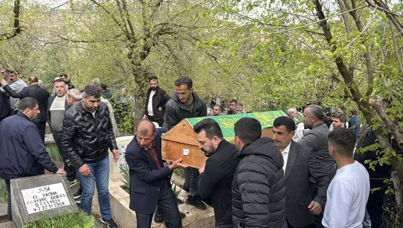 Karabük'teki Trajik Kazanın Kurbanları Diyarbakır'da Son Yolculuğuna Uğurlandı
