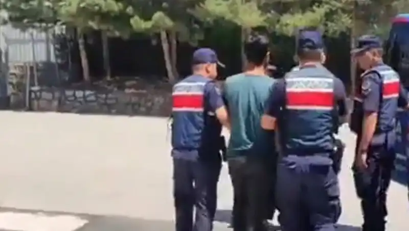 DAEŞ Operasyonu Türkiye'nin 14 Şehrine Sıçradı: 26 Kişi Gözaltına Alındı
