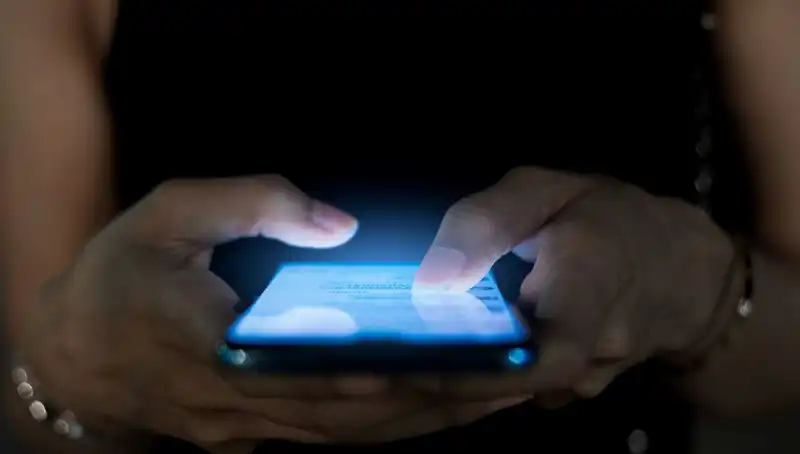 Narsisizm Göstergesi Olarak Telefon Alışkanlıkları: Psikologlar Uyarıyor!