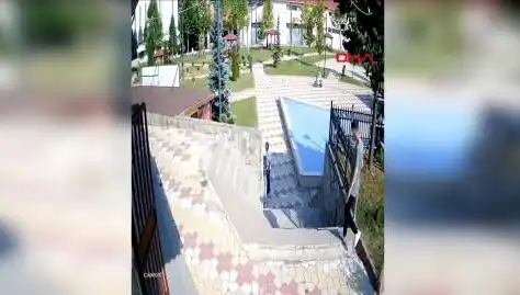 Kastamonu'da Muhtar, Uyardığı Kişi Tarafından Bıçaklı Saldırıya Uğradı