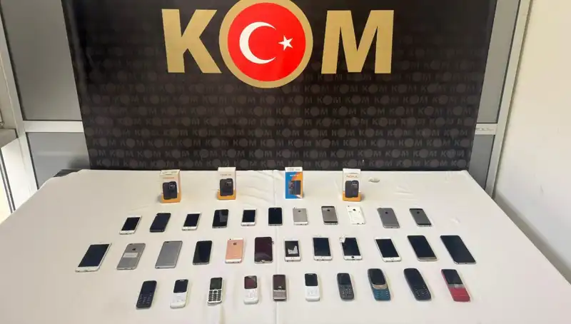Gümrük Kaçağı Telefondan 37 Adet Yakalandı: Ayrıntılar Şaşırtıyor!
