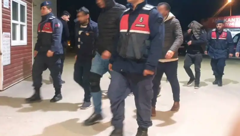 Bağ Evinde Uyuşturucu Partisine Şok Baskın: Çok Sayıda Gözaltı Yapıldı